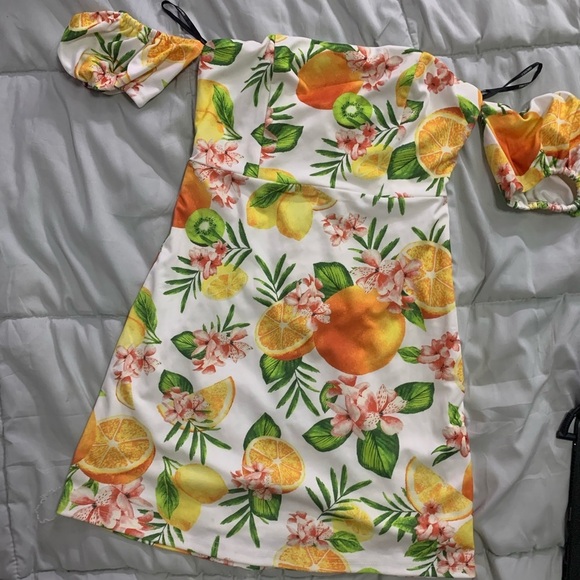 Forever 21 Dresses & Skirts - Forever 21 Citrus Print Off The Shoulder Mini Dress Small